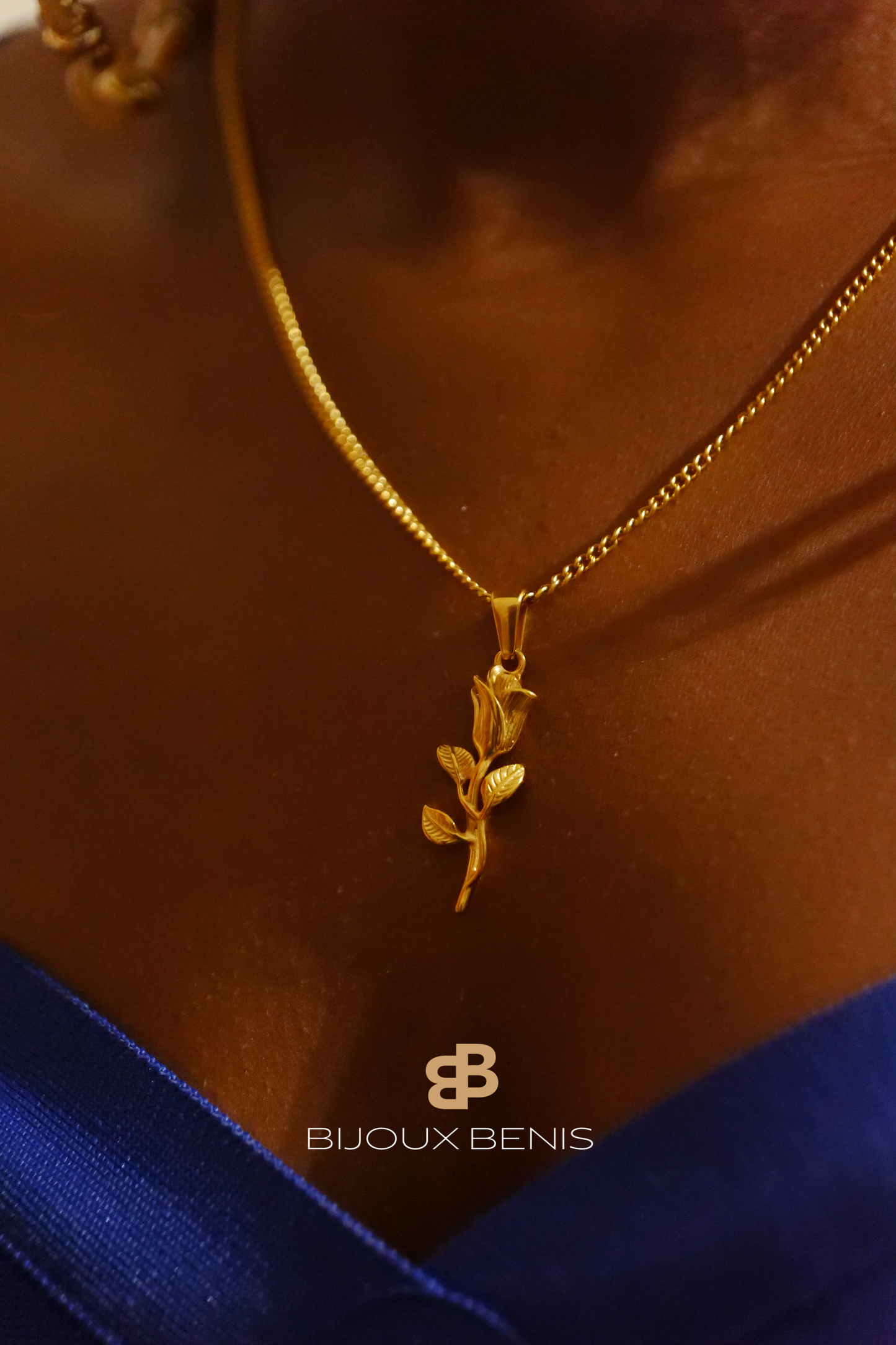 Chaîne fleur féminin la rose – Or – 2 mm – Acier inoxydable
