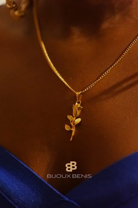 Chaîne fleur féminin la rose – Or – 2 mm – Acier inoxydable